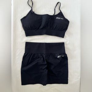 SEAMLESS CRUNCH SHORTS